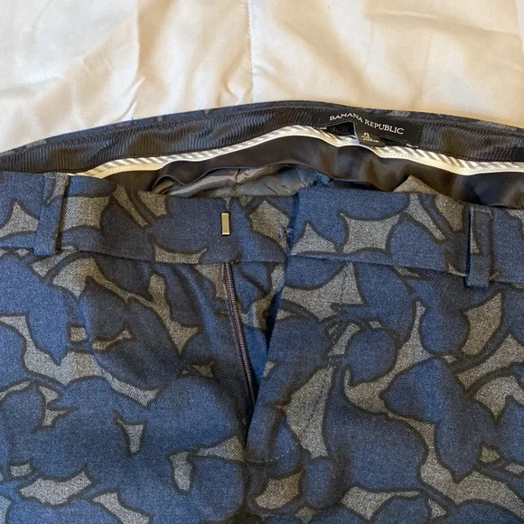 Banana Republic Crop Pant - Picture 3 of 7